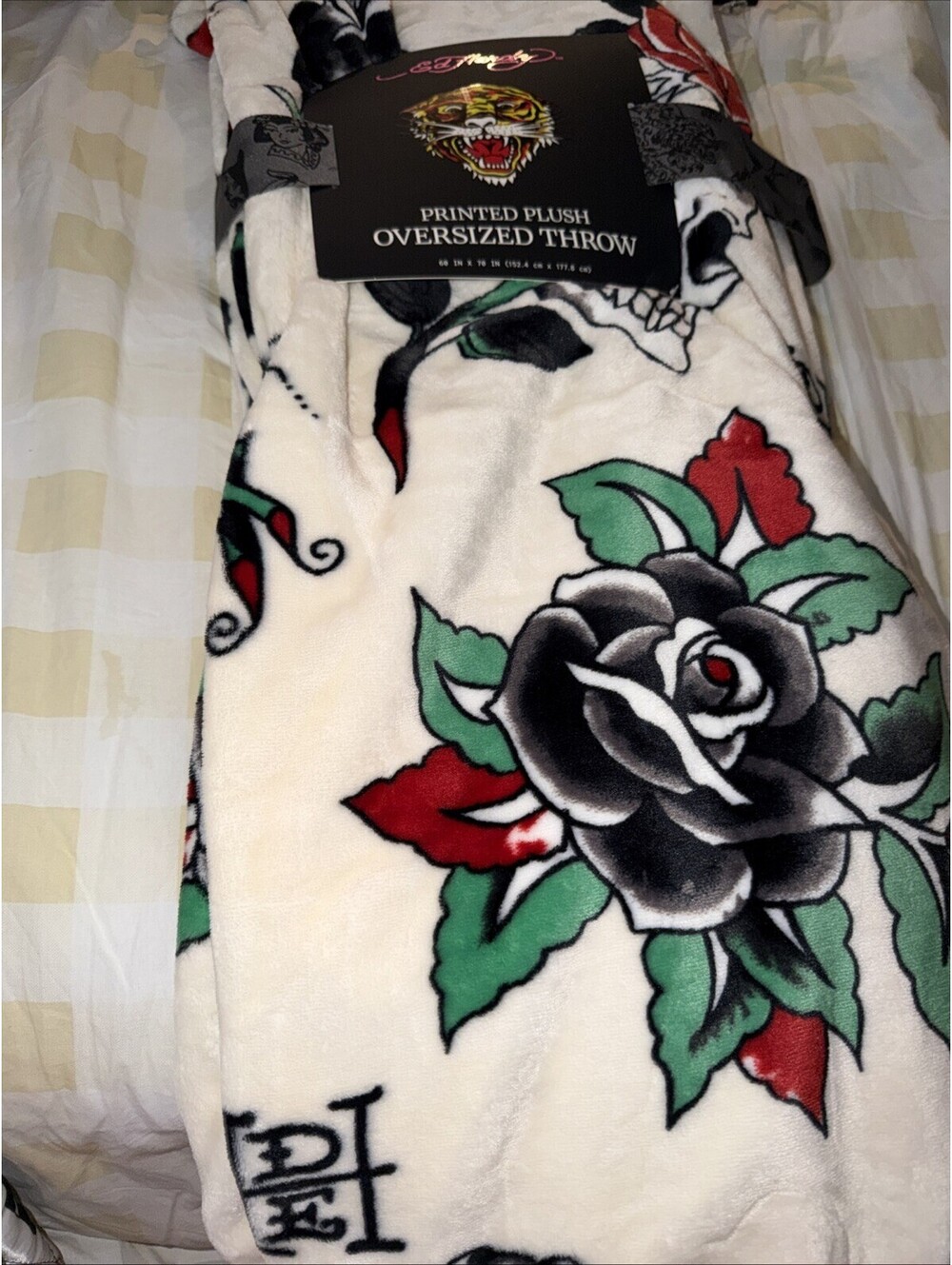 Ed Hardy Plush Throw 60x70 White Red Roses Black Roses Skull NWT